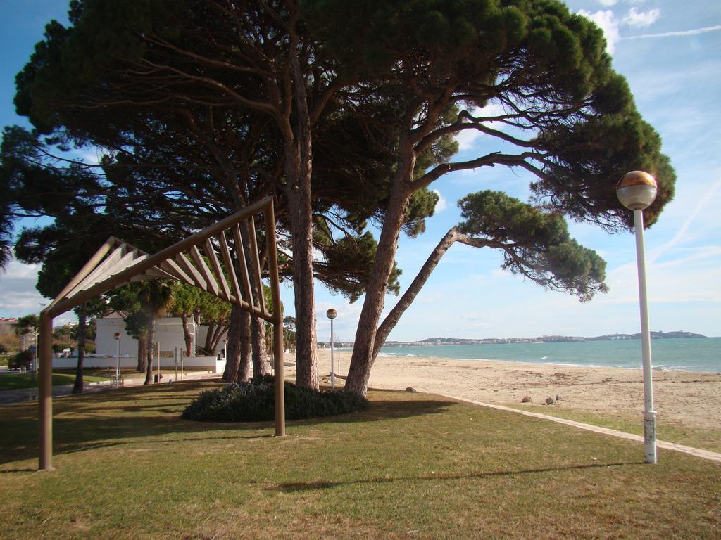 Apartamento Playa Esquirol カンブリルス エクステリア 写真